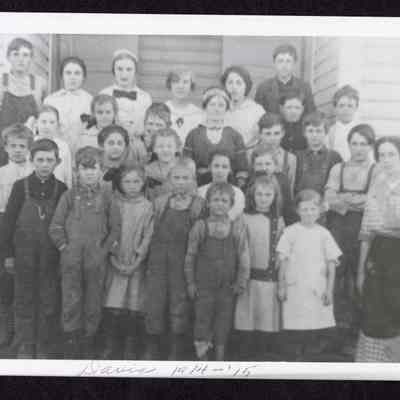 Photograph of students at Davis School, 1914-1915