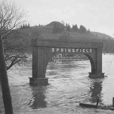 Photograph of Springfield Arch during flood, Springfield, Oregon, date unknown.