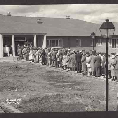 McKenzie Willamette Memorial Hospital, first open house,1955
