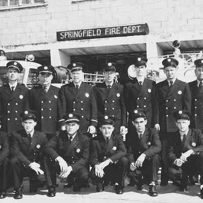 Photograph of Springfield Fire Department crew, Springfield, Oregon, 1955