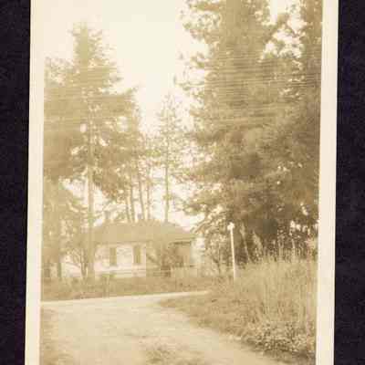 Photograph of Byrne Farmhouse near Pacific Hwy, undated