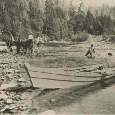 Photograph of Log Drive on McKenzie River, Oregon, 1905