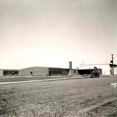 Photograph of Moffitt Elementary School, Springfield, Oregon, 1954