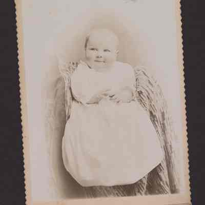 Photograph of Maude Thompson, Springfield, Oregon, 1898