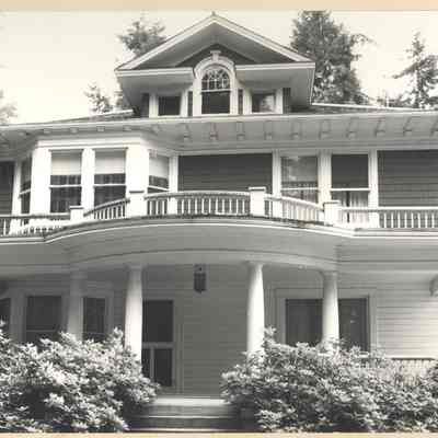 photograph of the Douglas House, date circa 1908