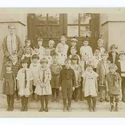Class photographs, Brattain School, Springfield, circa 1925-1928
