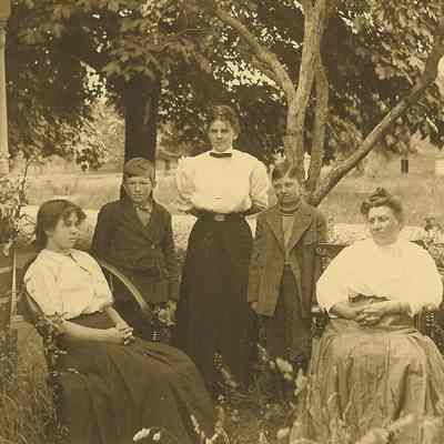 Photograph of Mrs. Van Valzah and her Children, unknown date