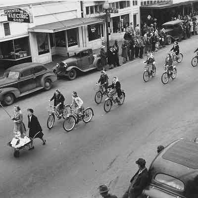 Photograph of Girl Scout Bicycle Parade, Springfield, Oregon, 1933