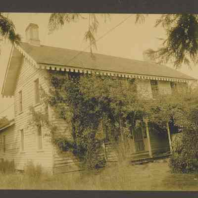 Photograph of Rivett Farm Home on Game Farm Road, circa 1906-1908
