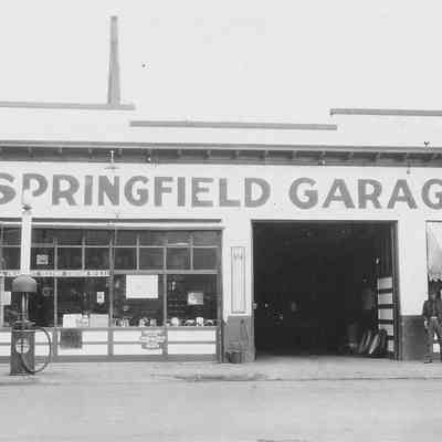 Photograph of Springfield Garage, Springfield, Oregon, circa 1927
