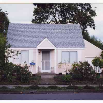 Photograph of a house, Springfield, Oregon, 1998