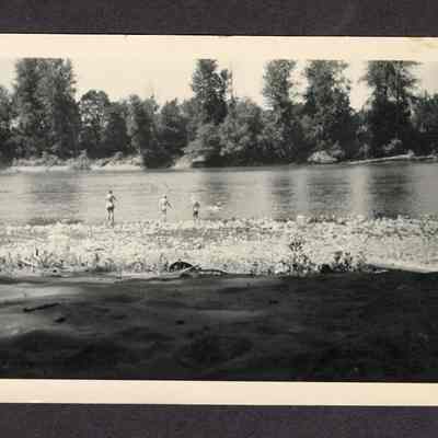 Photograph of Four Children at Willamette River, undated