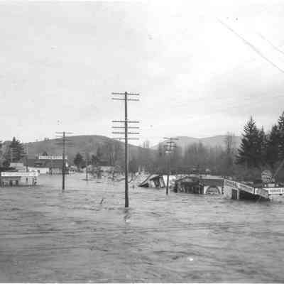 Photograph of flood scene in Glenwood, Oregon, circa after 1940