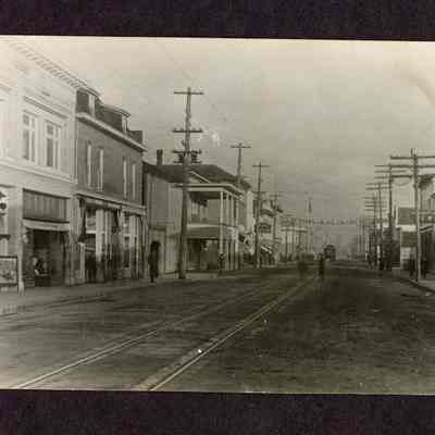 photograph of Main Street, Springfield, OR, date somewhere around 1911