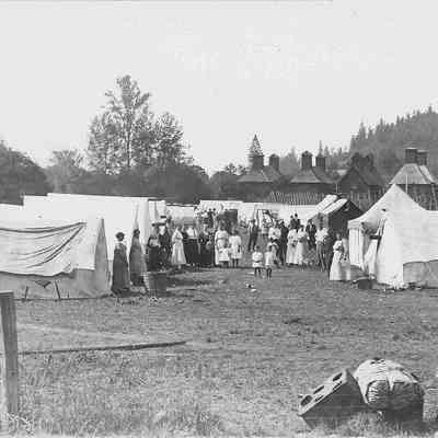 Photograph of Seavey Hopyard, circa 1913-1914