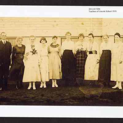 Photograph of the Teachers at Lincoln School, Oregon, 1919