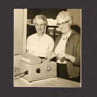 Photograph of the 1960s Springfield Public Library and staff