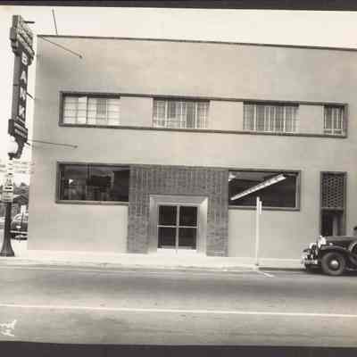 Photograph of United States National Bank Springfield Branch at 5th and Main St. Springfield, Oregon. Date unknown.