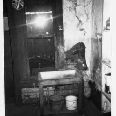 Photograph of the interior of the Brattain-Hadley house, Springfield, 1994-1998