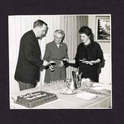 Photograph of the 1960s Springfield Public Library and staff