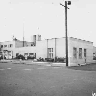 Photograph of City Hall Before Library, Springfield, Oregon, Pre-1949