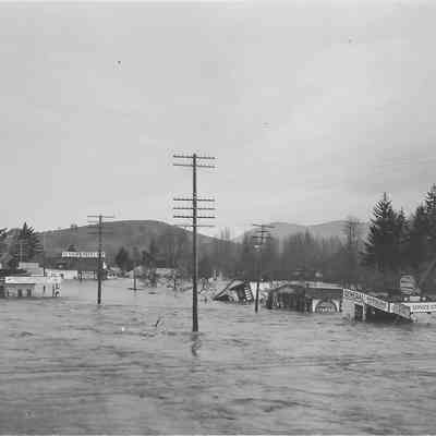 Photograph of Glenwood businesses underwater and damaged by flood, 1927, Springfield, Oregon