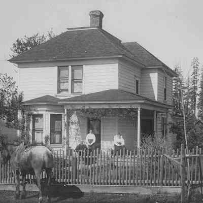 Photograph of Easton Home in Walterville, Oregon