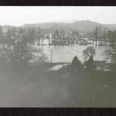 Photograph of Willamette river flood, Springfield, Oregon