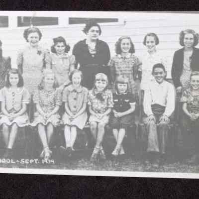 Photograph of class at Cedar Flat School, Cedar Flat, Oregon, 1939