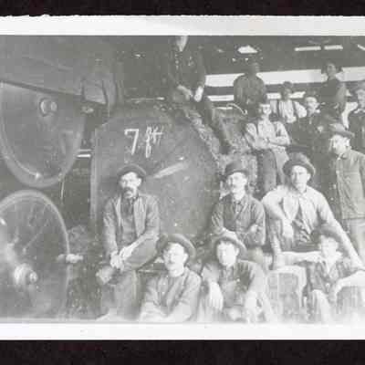 Photograph of logging crew at Booth-Kelly Mill at Prune Hill, Saginaw, Oregon