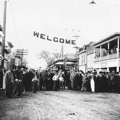 Photograph of the Celebration of Arrival of Street Cars, Springfield, Oregon