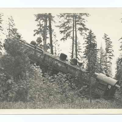 Photograph of a train accident, near Oakridge, 1948