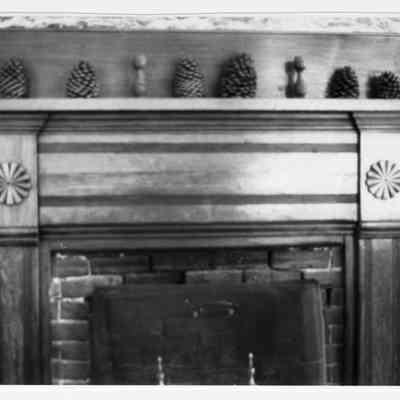 Photograph of the interior of the Brattain-Hadley house, Springfield, 1994-1998