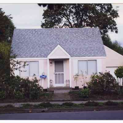 Photograph of a house, Springfield, Oregon, 1998