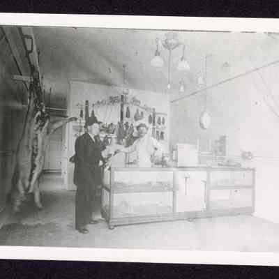 Photograph of Swarts Meat Market, 4th and Main St. Springfield, Oregon. 1915.