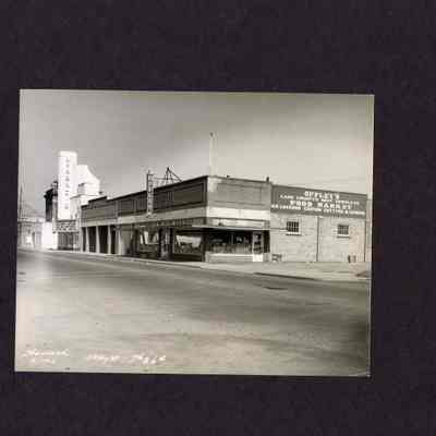 Photograph of Offley's Market & McKenzie Theater, Springfield, Oregon, 1947