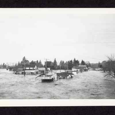 Photograph of Gateway Service Station in Glenwood Flood, 1927