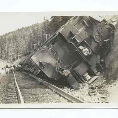 Photograph of the Cruzatte train accident, Cascade Line near Oakridge, undated