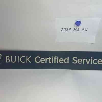 Sign "Buick Certified Service", Springfield Buick