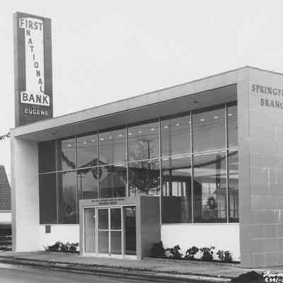 Photograph of First National Bank of Eugene, the Springfield Branch, circa 1950