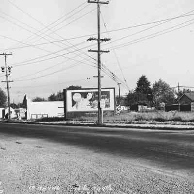 Photograph of Main Street between 9th and 10th streets, Springfield, Oregon, 1946