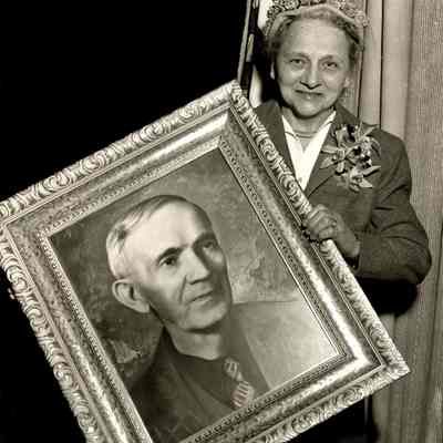 Photograph of memorial photo for Moffitt School, Springfield, Oregon, date unknown.