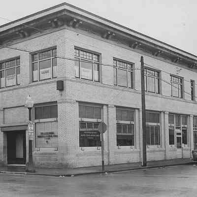 Photograph of rear of Commerical State Bank, Springfield, Oregon, 1939