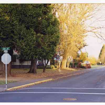 Photograph of the corner of G St and 10th St, Springfield, Oregon, 1998
