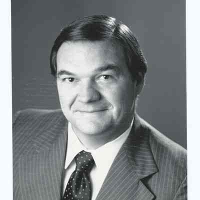 Photograph of Pete Pifer, past president Springfield Chamber of Commerce, 1988