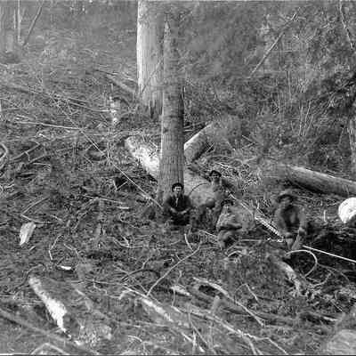 Photograph of four chokersetters, Landax, Oregon