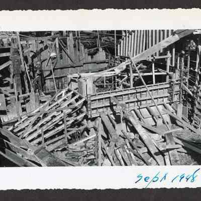 Photograph of the construction of the new dam at Booth-Kelly Lumber Mill