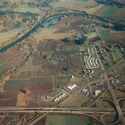Aerial photograph of the Gateway area, Springfield, Oregon, circa 1985