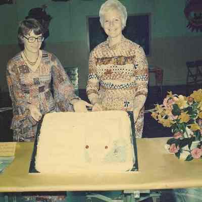 Photograph of Brattain School 50th anniversary cake, Springfield, Oregon, 1976