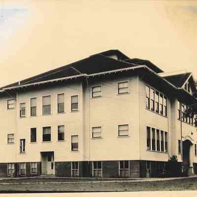 Photograph of Lincoln Elementary School, undated
